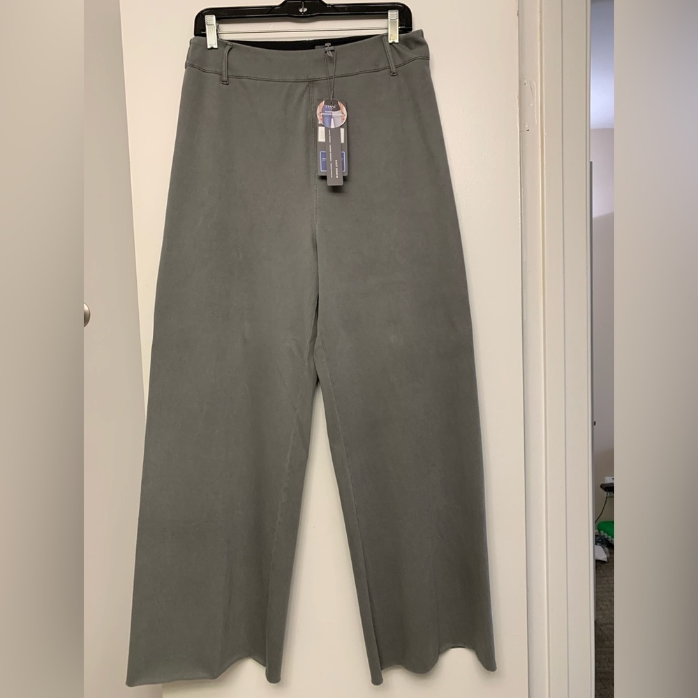 LYSSE Gray Wide Leg Pants NEW comfy slimming easy washable travel day night 🌺👖🌺
